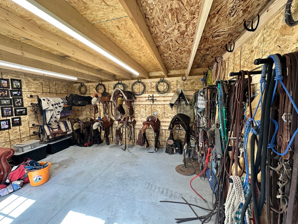Lofted Garage ★ Tack Room ★ Bullsh**ter Room