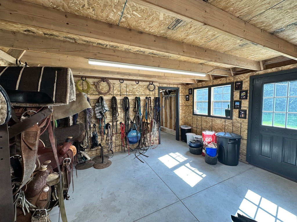 Lofted Garage ★ Tack Room ★ Bullsh**ter Room